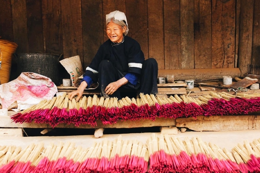 Day 12: Tha Village – Lùng Tám - Palace Of The H'Mong King Vương Chí Sình - Đồng Văn (Breakfast)